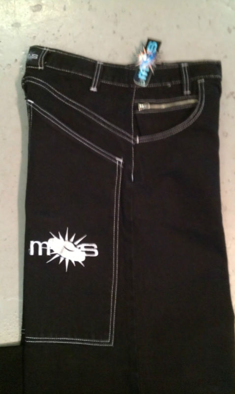 Mos Phat pants by Ministry of Style close up side view of pockets