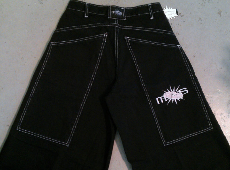 Mos Phat pants by Ministry of Style close up back view of pockets